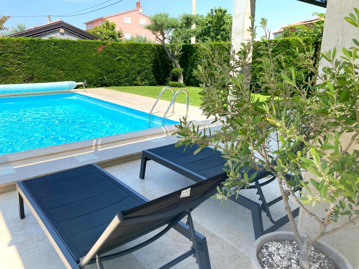 Villa Divina With Private Heated Pool PUY 외부 사진