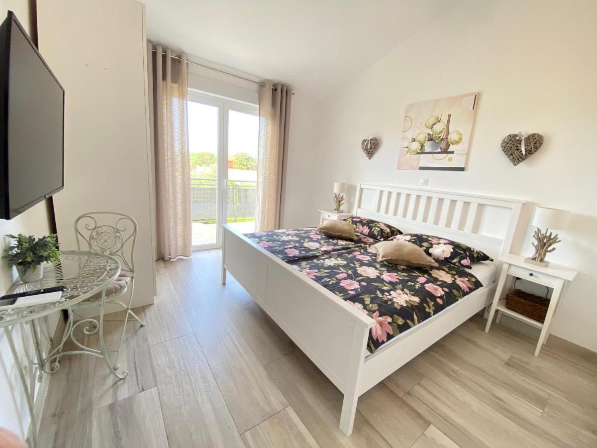 Villa Divina With Private Heated Pool PUY 외부 사진